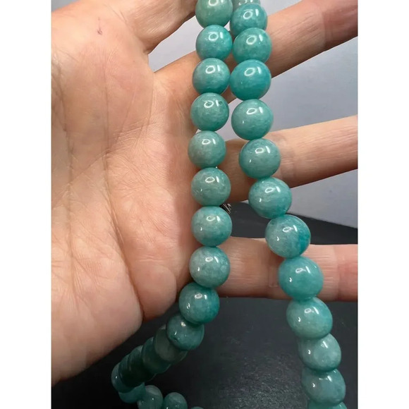 Dyed jadeite beaded necklace with sterling silver clasp - Picture 6 of 11